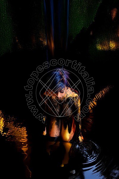 Foto 6 di Coco Madame Tantrica escort Viareggio