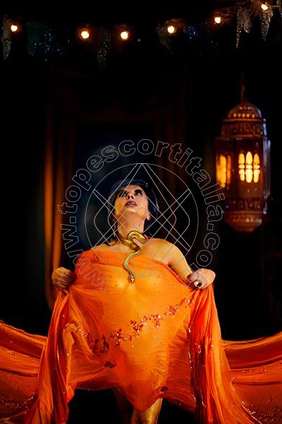 Foto 7 di Coco Madame Tantrica escort Viareggio