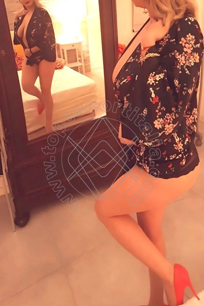 Foto 10 di Nara escort Bari
