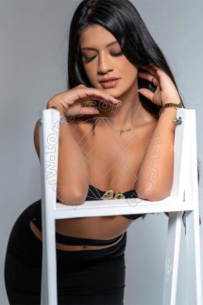 Foto 21 di Thays cavallari escort Riccione