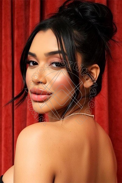 Foto 3 di Larissa Dolce escort Ascoli piceno