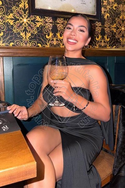 Foto 2 di Ines escort Bari