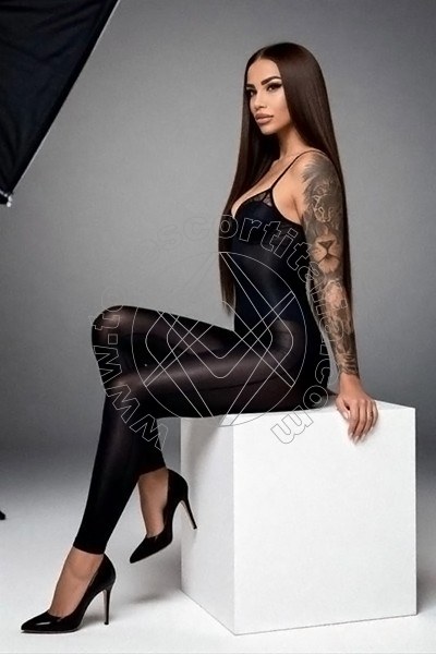 Foto 2 di Ailena gfe hott escort Potenza